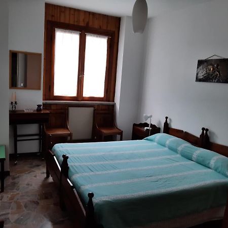 Bilocale A Piazza Brembana Appartement Buitenkant foto