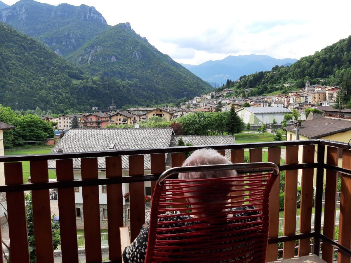 Bilocale A Piazza Brembana Appartement Buitenkant foto