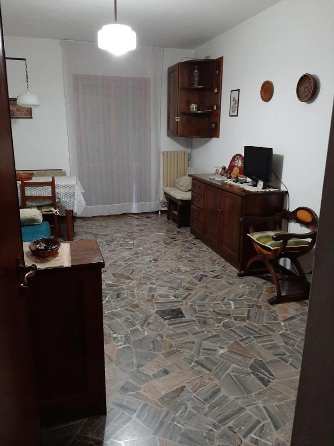 Bilocale A Piazza Brembana Appartement Buitenkant foto