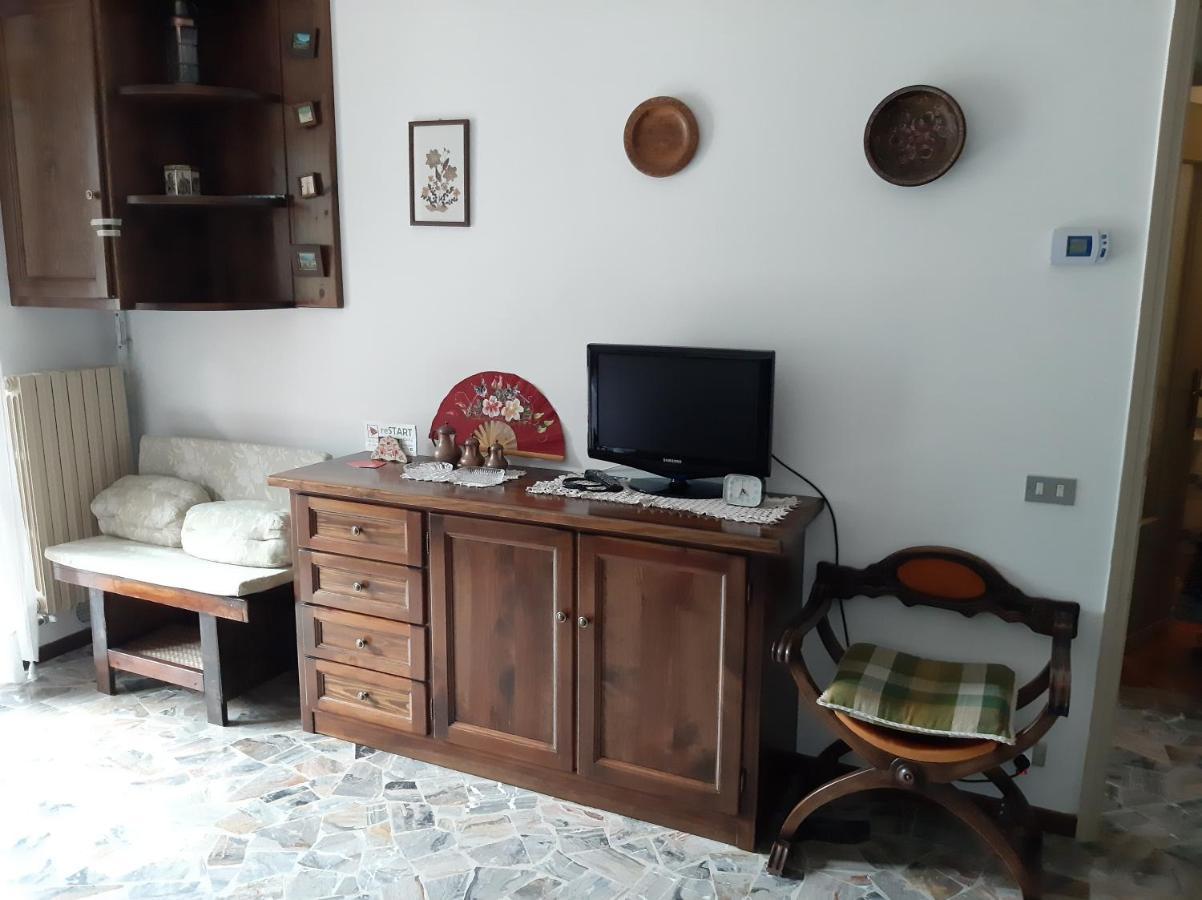 Bilocale A Piazza Brembana Appartement Buitenkant foto
