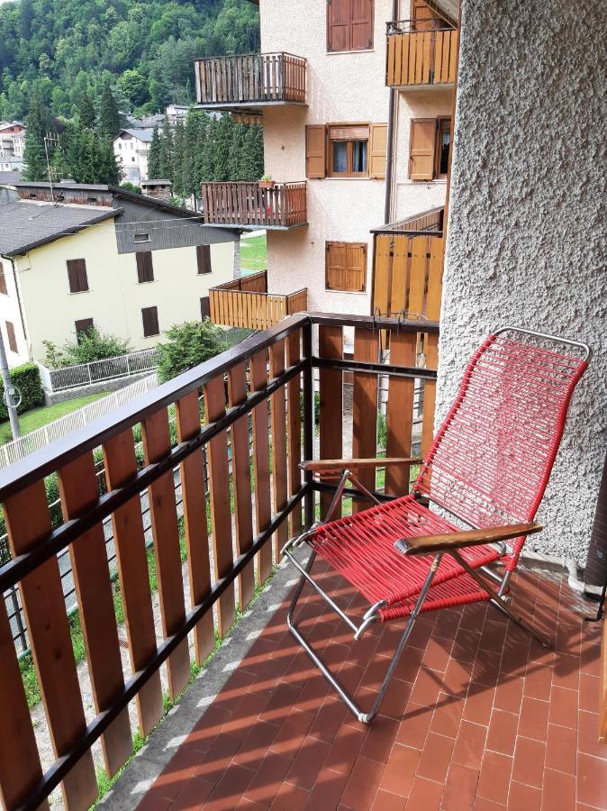 Bilocale A Piazza Brembana Appartement Buitenkant foto