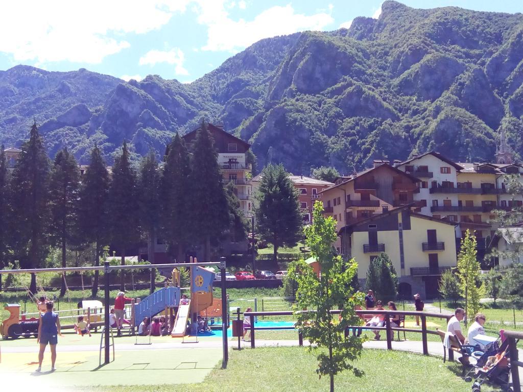 Bilocale A Piazza Brembana Appartement Buitenkant foto