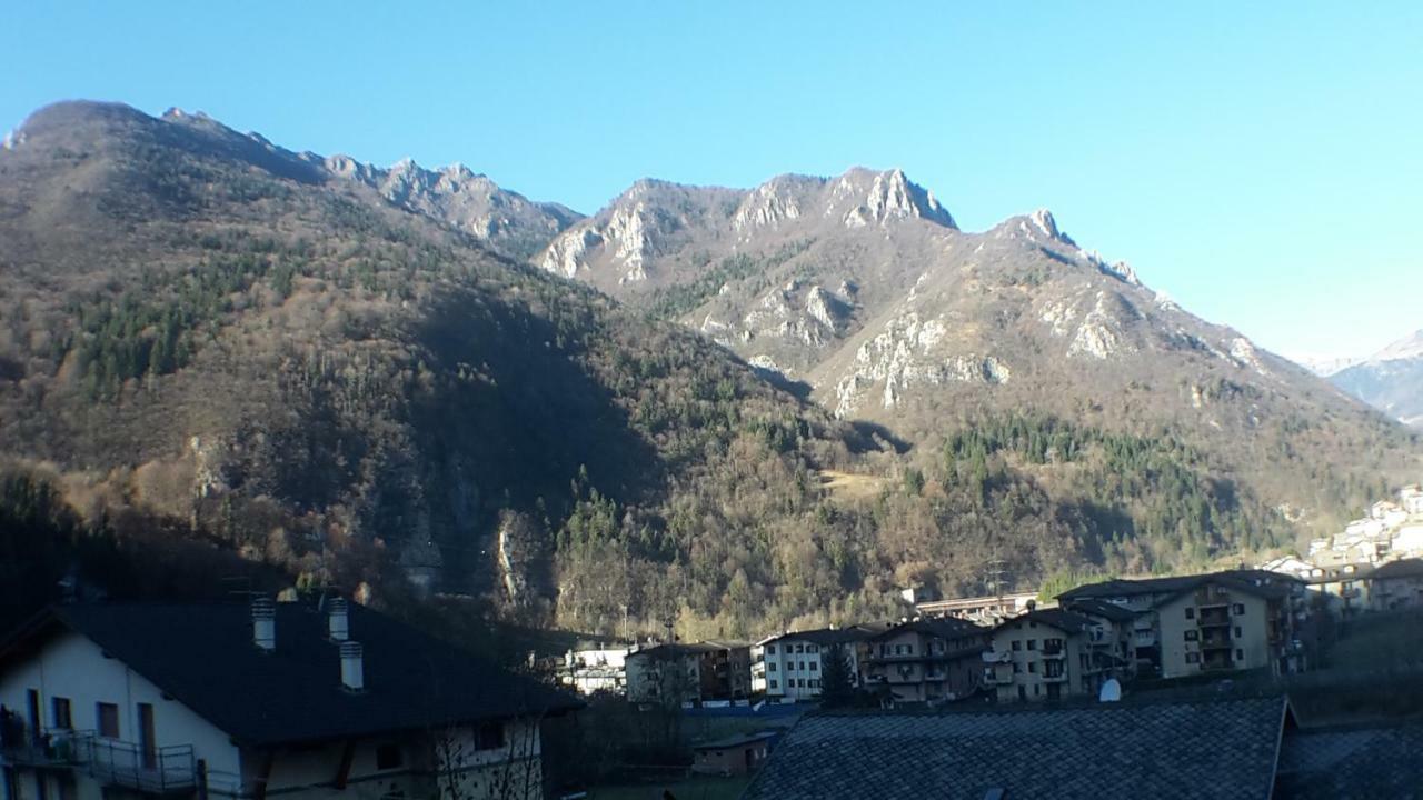Bilocale A Piazza Brembana Appartement Buitenkant foto